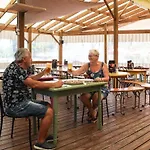 Mobil-home Confortable Avec 2 Et Cuisine équipée - Api-1-52-481 * Les Achards (Vendee)