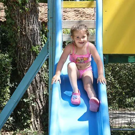 Кемпинг Mobil-home Confortable Avec 2 Et Cuisine Equipee - Api-1-52-481 *