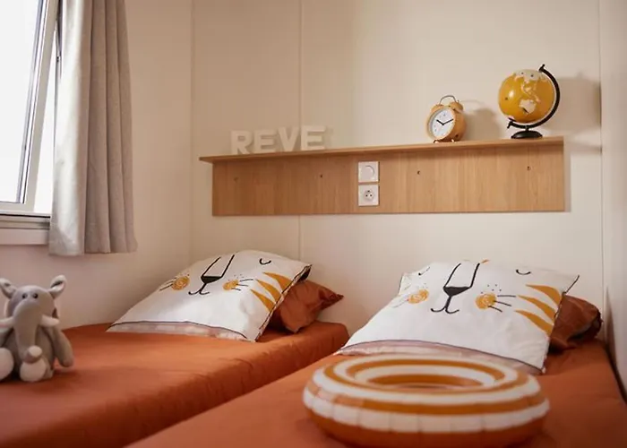 Campsite Mobil-home Confortable Avec 2 Et Cuisine Equipee - Api-1-52-481 Les Achards (Vendee)