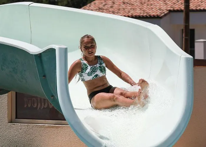 Mobil-home Confortable Avec 2 Et Cuisine Equipee - Api-1-52-481