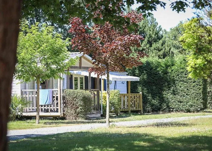 Mobil-home Confortable Avec 2 Et Cuisine Equipee - Api-1-52-481 캠프장 *