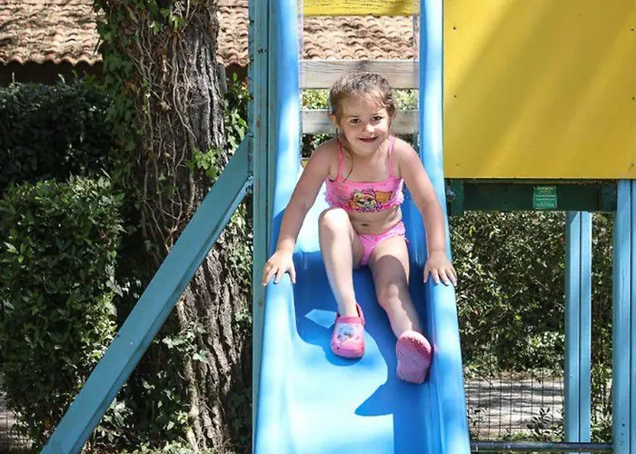 Кемпинг Mobil-home Confortable Avec 2 Et Cuisine Equipee - Api-1-52-481 *